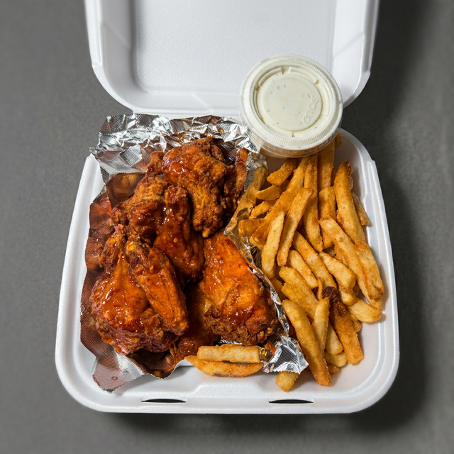 Chicken Wings (10) pc Combo.