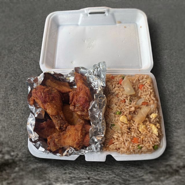 Chicken Wings (6) pc with Fried Rice.